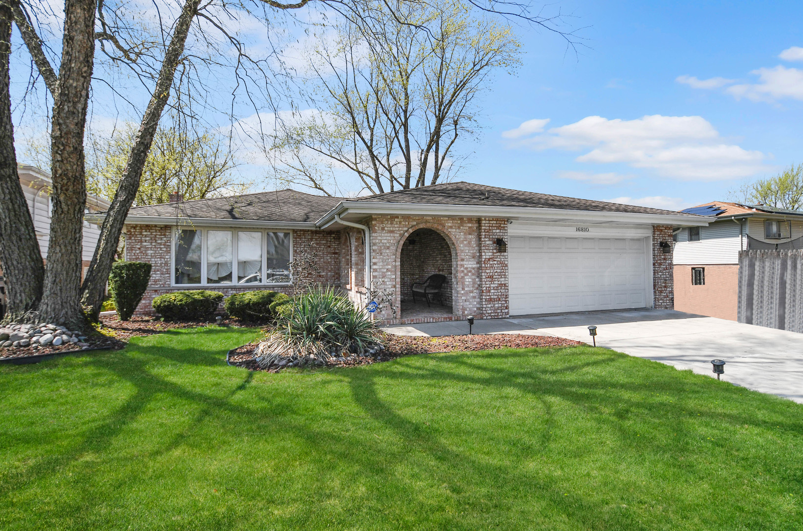 16810 Greenwood Avenue, South Holland, IL
