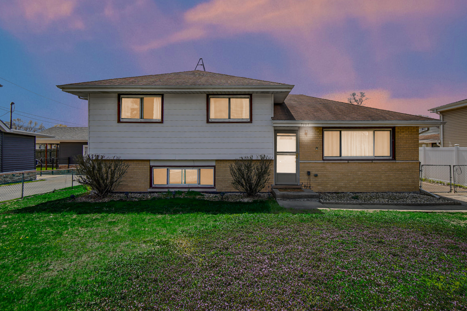 7305 W 75th Street, Bridgeview, IL