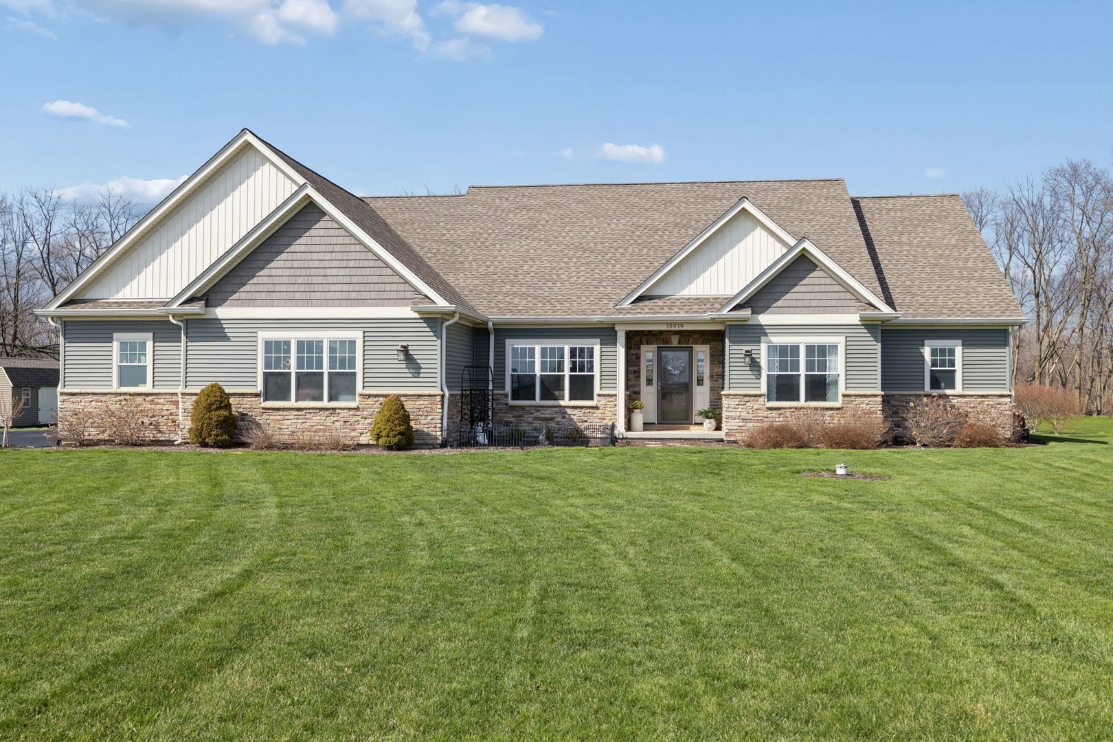 15919 Burr Oak Road, Plano, IL