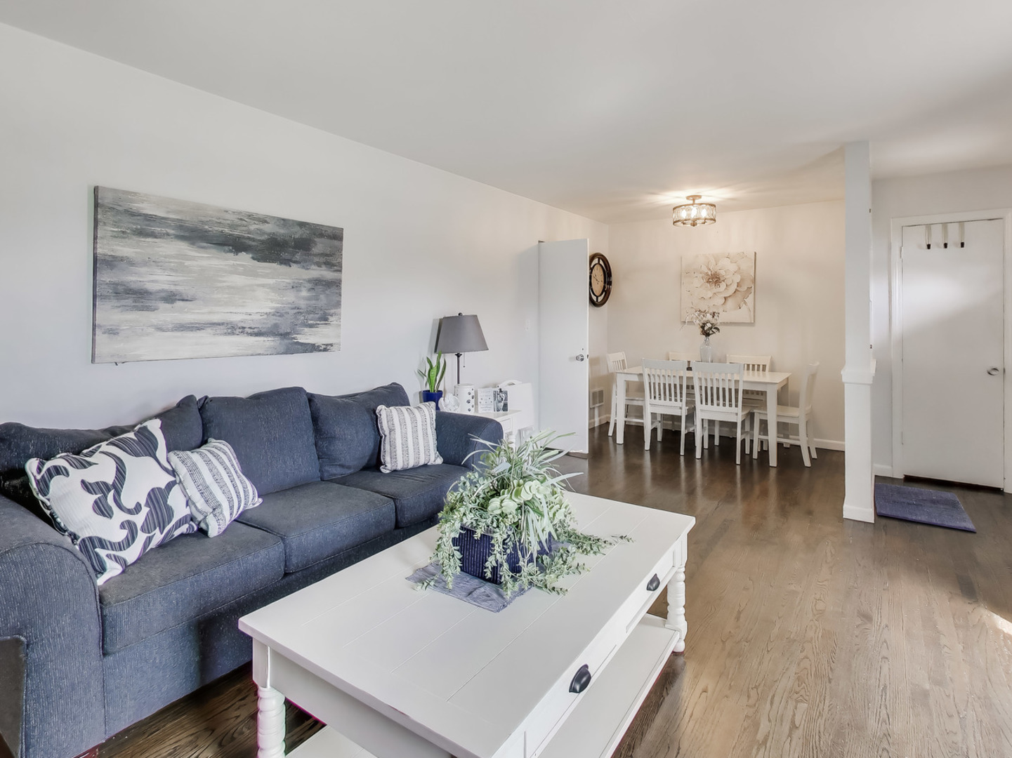 8124 W Courtland Avenue, Harwood Heights, IL