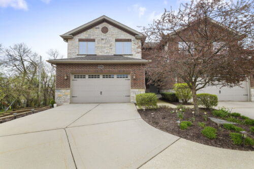 2211 Maple Hill Court, Downers Grove, IL