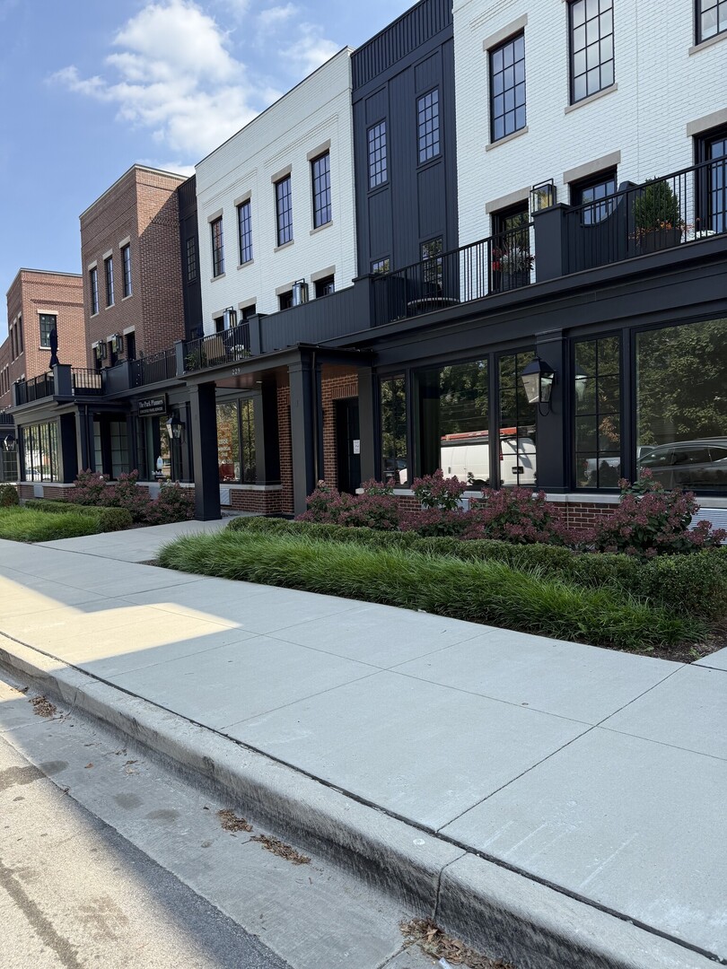 229 BURLINGTON Avenue #A, Clarendon Hills, IL