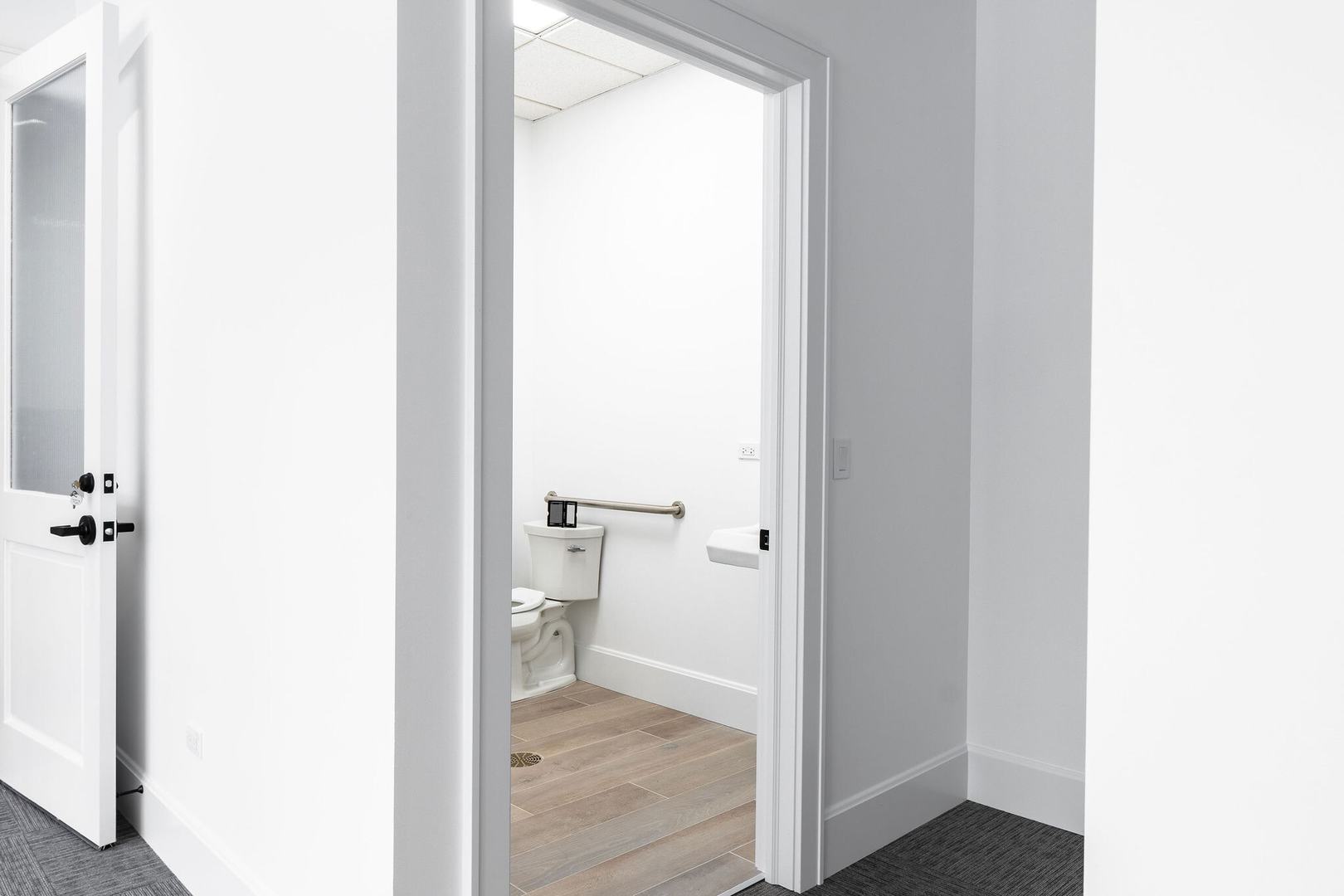 229 BURLINGTON Avenue #A, Clarendon Hills, IL