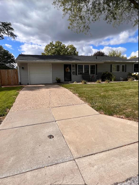 1212 16th 1/2 Street, Bettendorf, IA