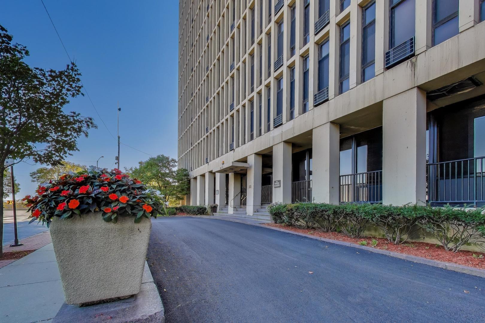 6700 S South Shore Drive #11A, Chicago, IL