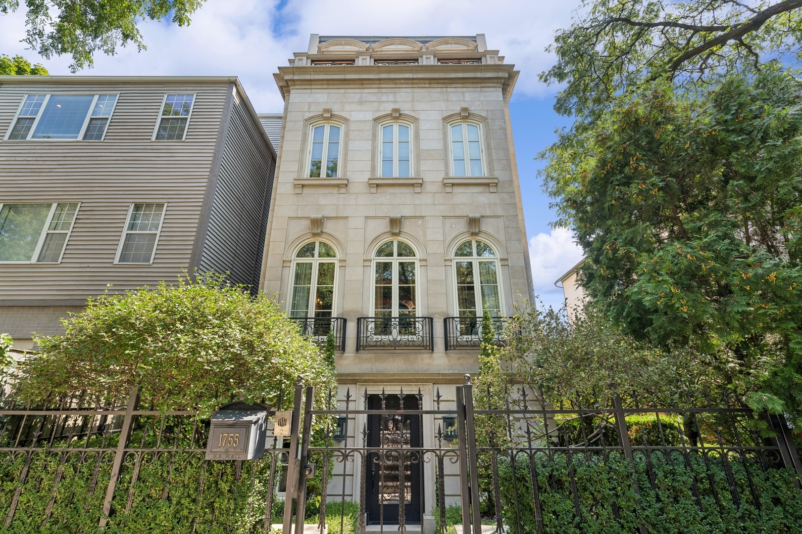 1755 N Mohawk Street, Chicago, IL