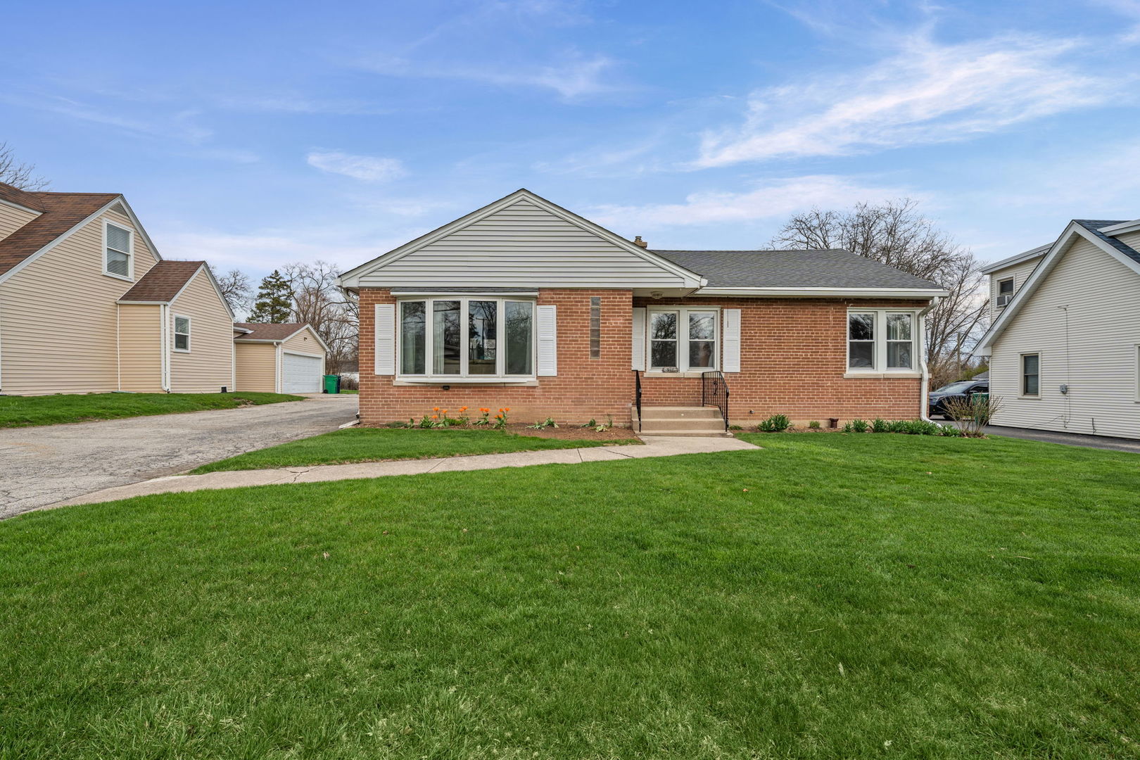 317 N Grace Street, Lombard, IL