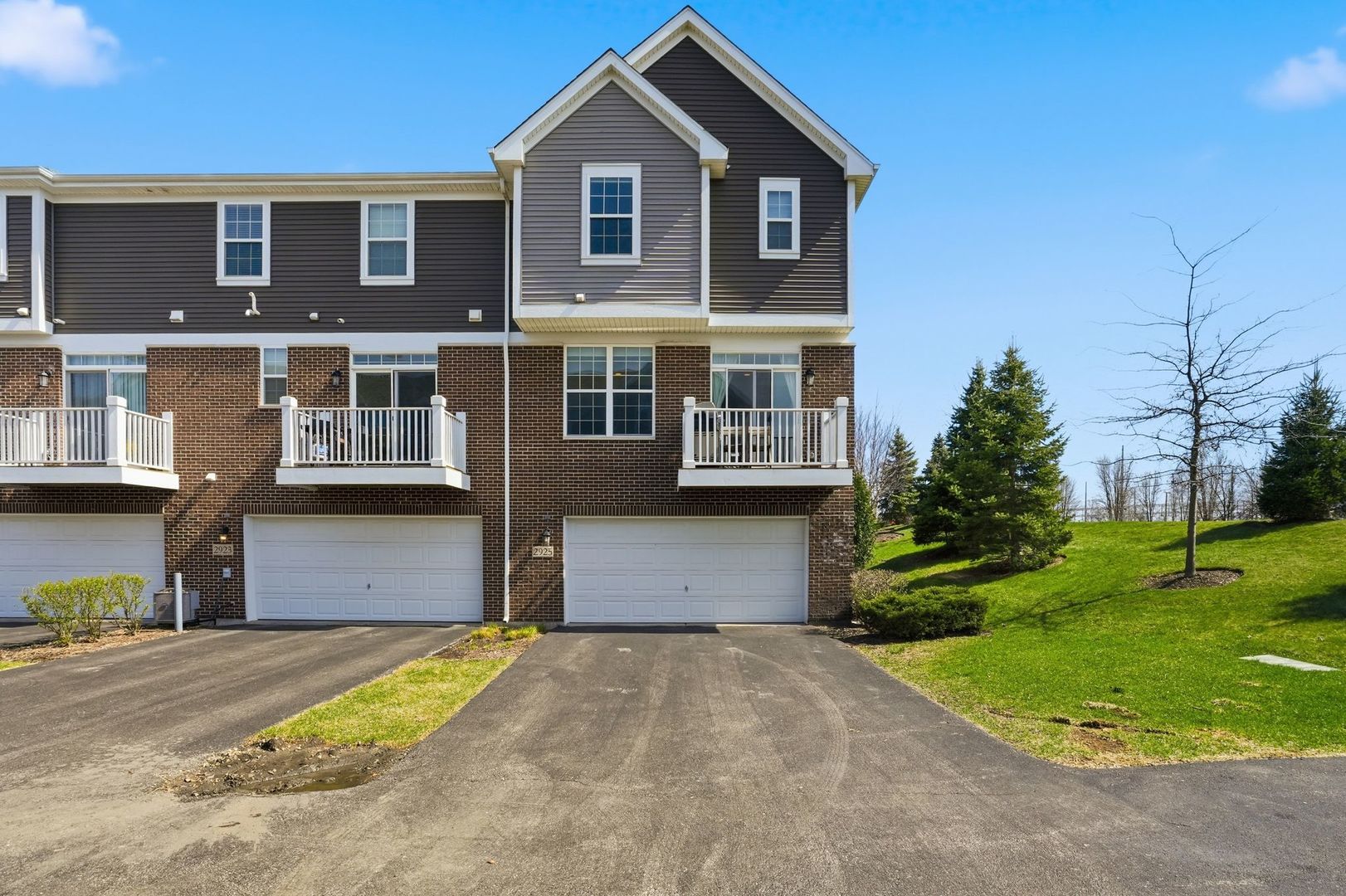 2925 Madison Drive, Naperville, IL