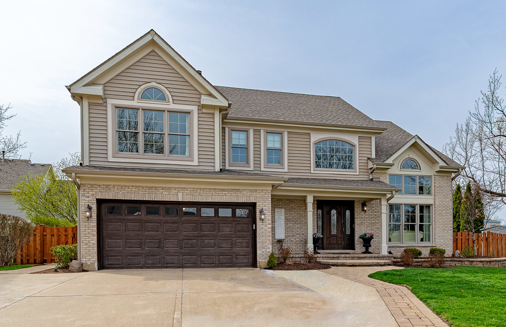 900 Christa Court, Elk Grove Village, IL