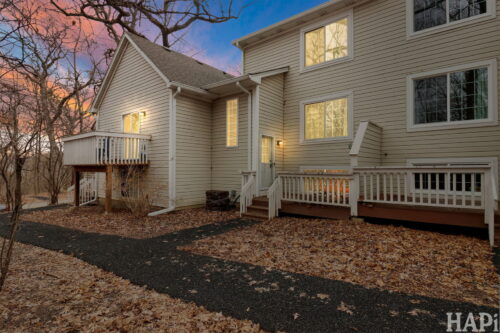 283 W Whispering Oaks Lane, Round Lake, IL