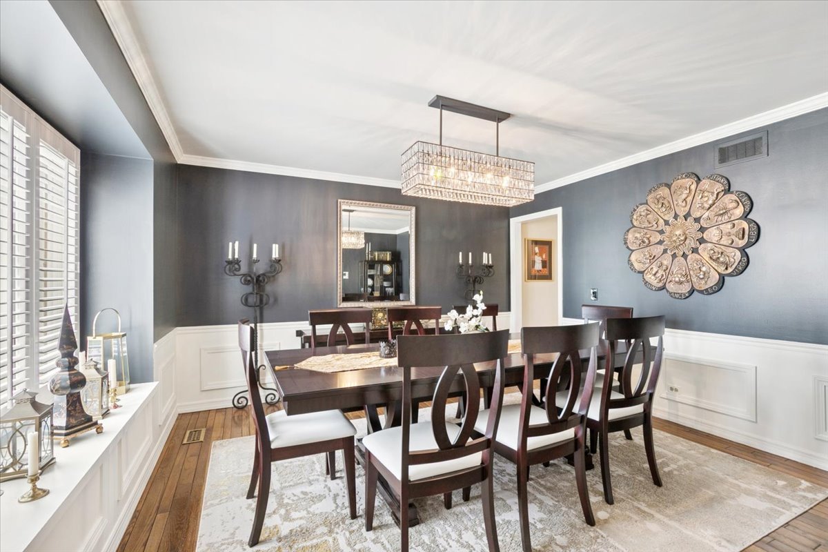 842 Furlong Drive, Libertyville, IL