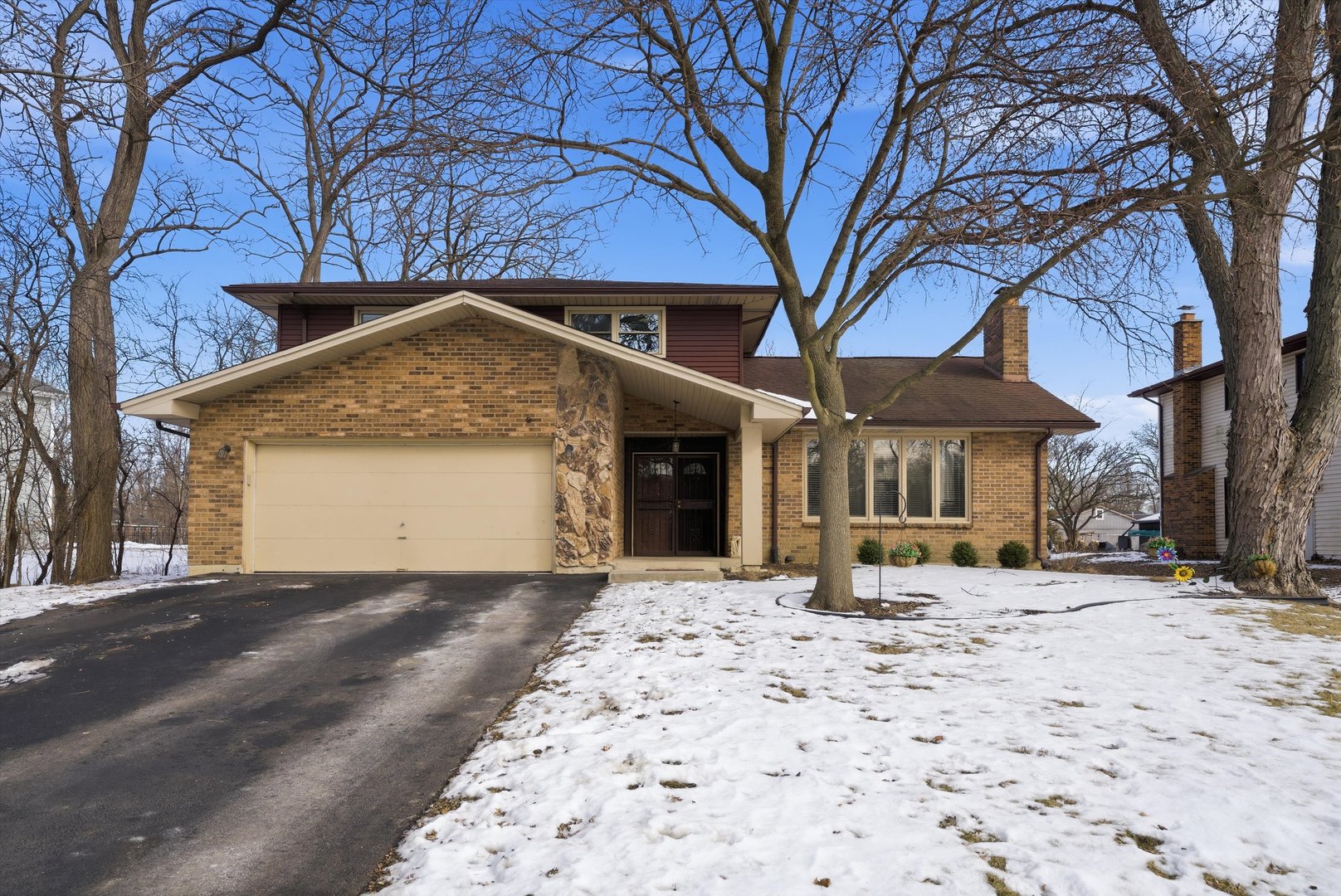 5721 Vial Parkway, La Grange Highlands, IL