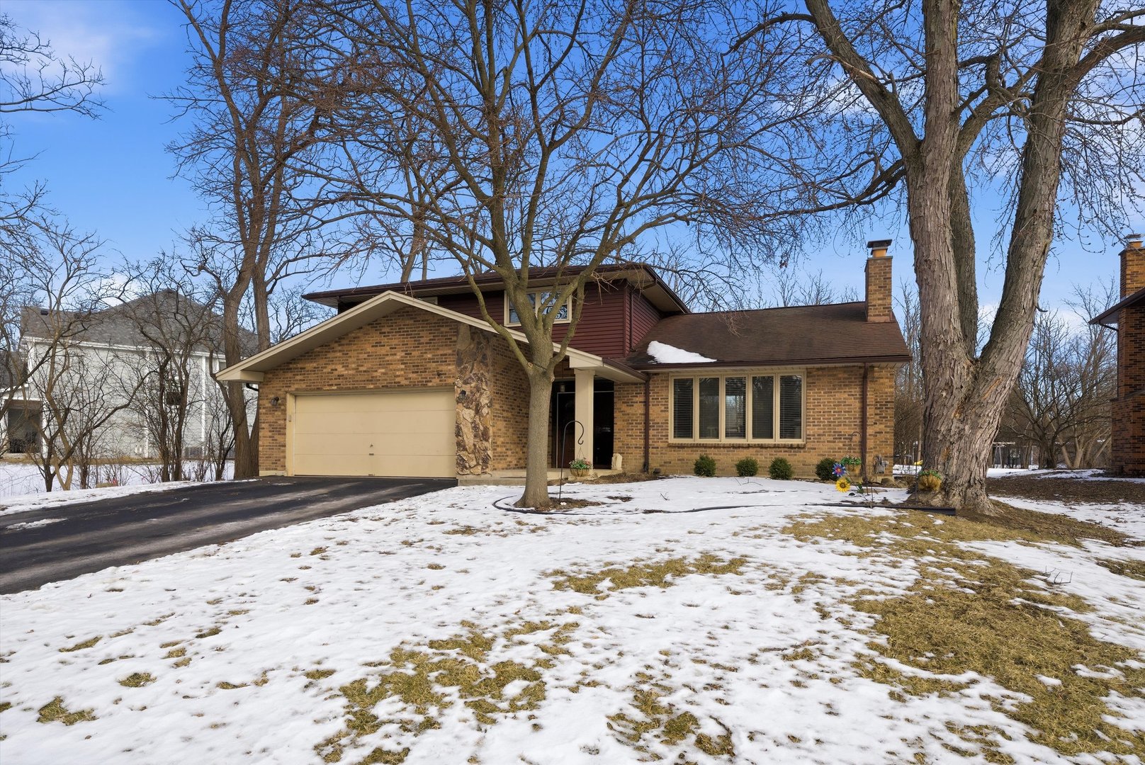 5721 Vial Parkway, La Grange Highlands, IL