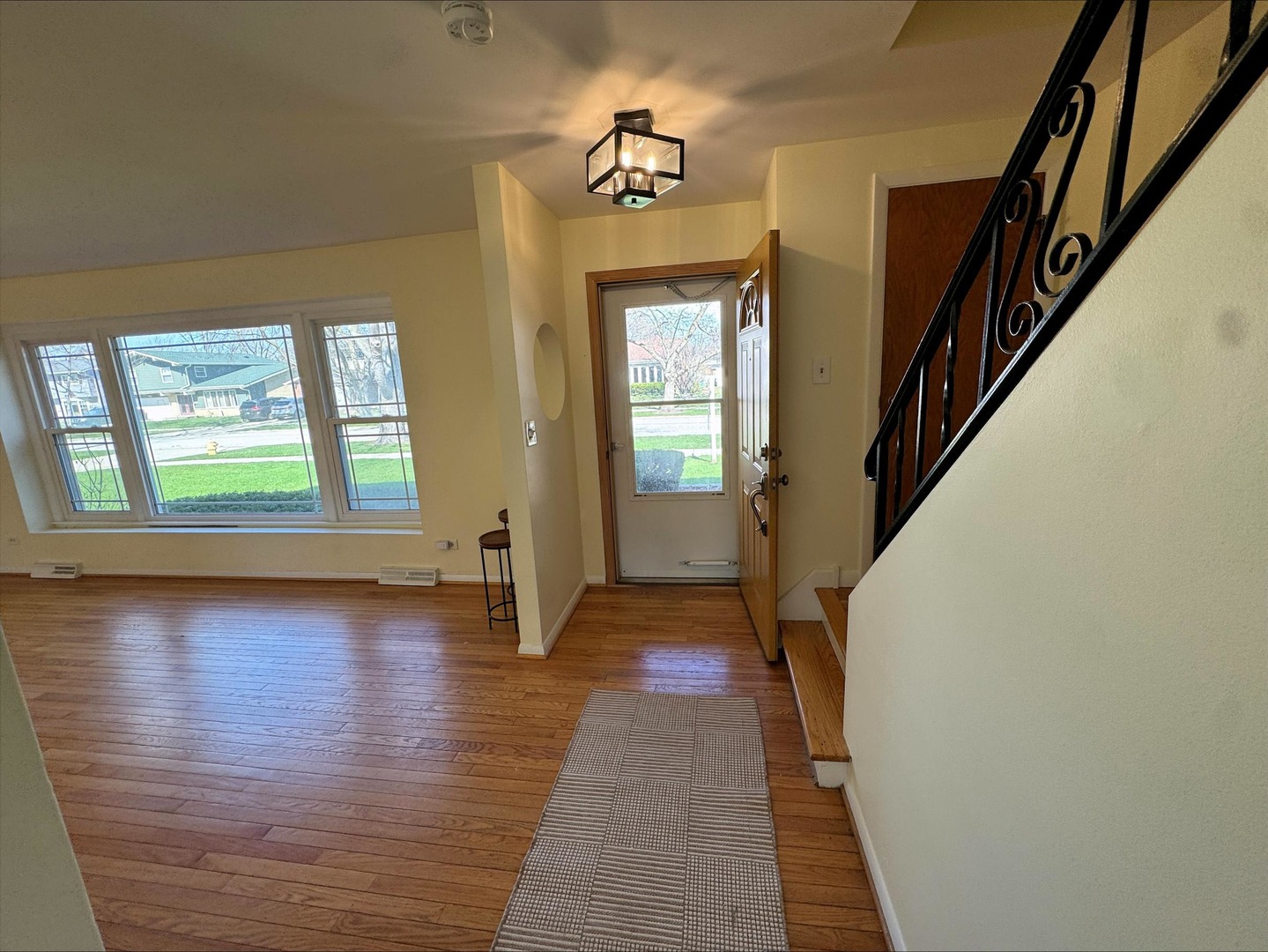 1004 N Greenfield Lane, Mount Prospect, IL