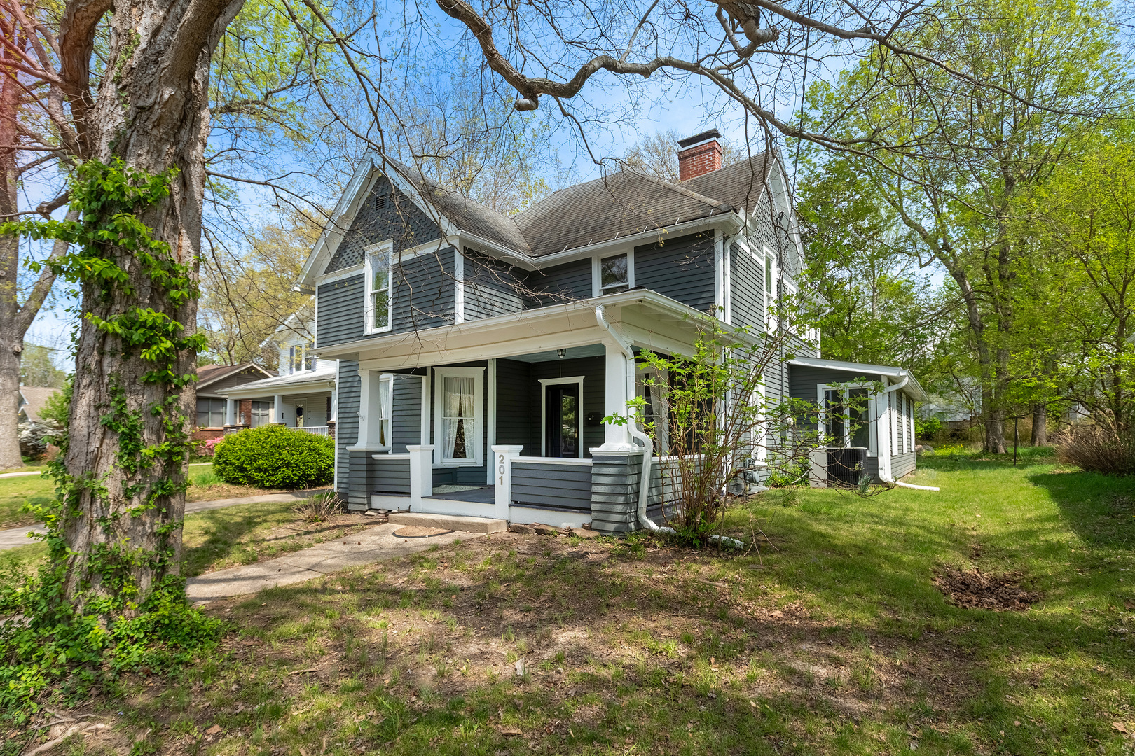 201 S Maple Street, Carbondale, IL