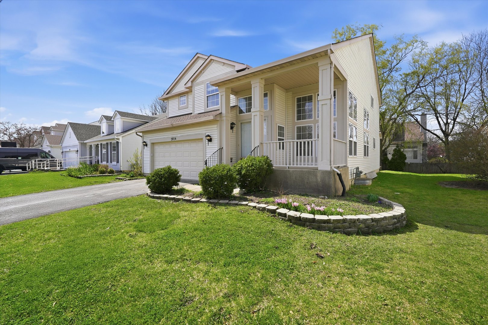 2824 WHITEHALL Lane, Naperville, IL