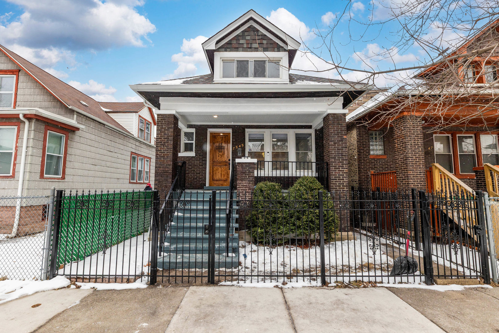 7545 S Rhodes Avenue, Chicago, IL