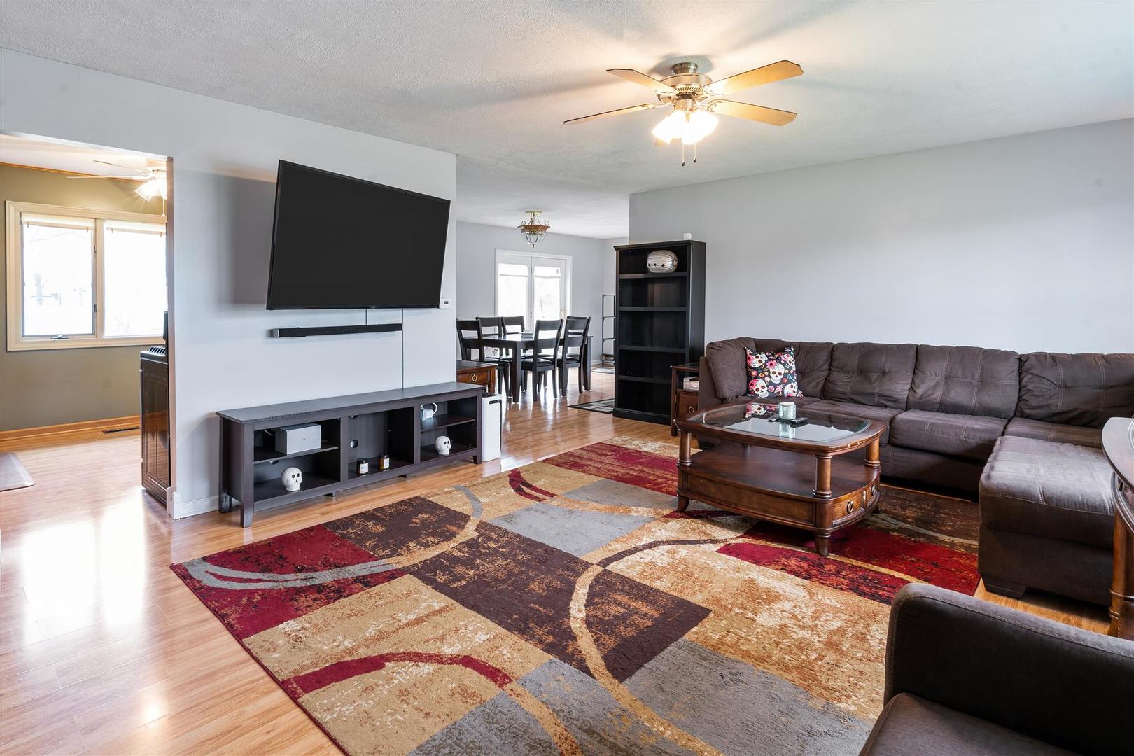 7167 Orchard Lane, Hanover Park, IL