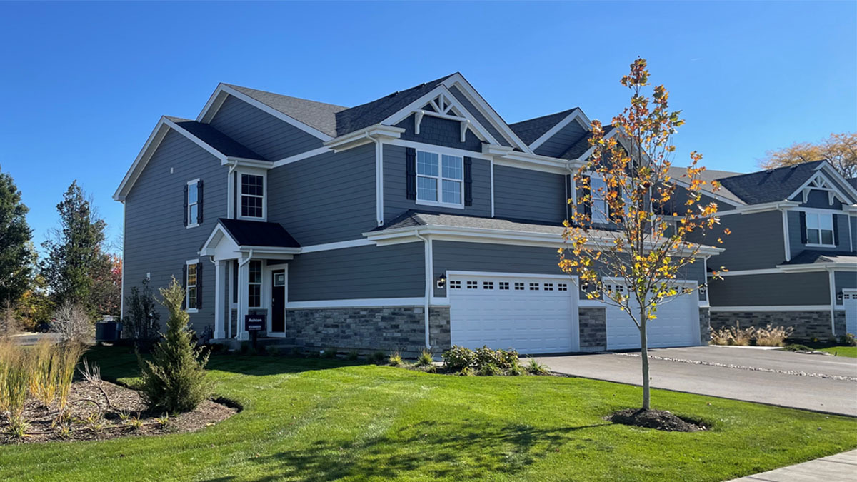 201 Charlestowne Lakes Drive, St. Charles, IL