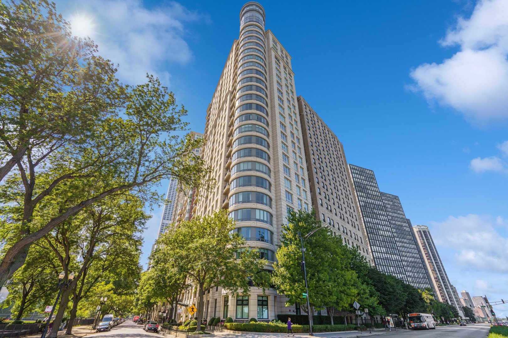 840 N LAKE SHORE Drive #202, Chicago, IL