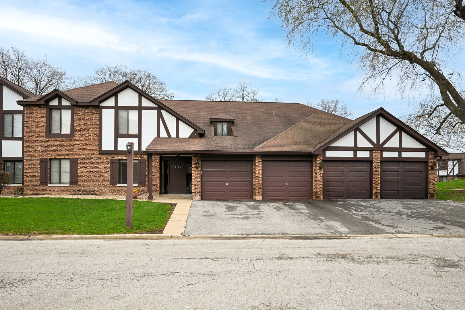 1737 Harrow Court #D, Wheaton, IL