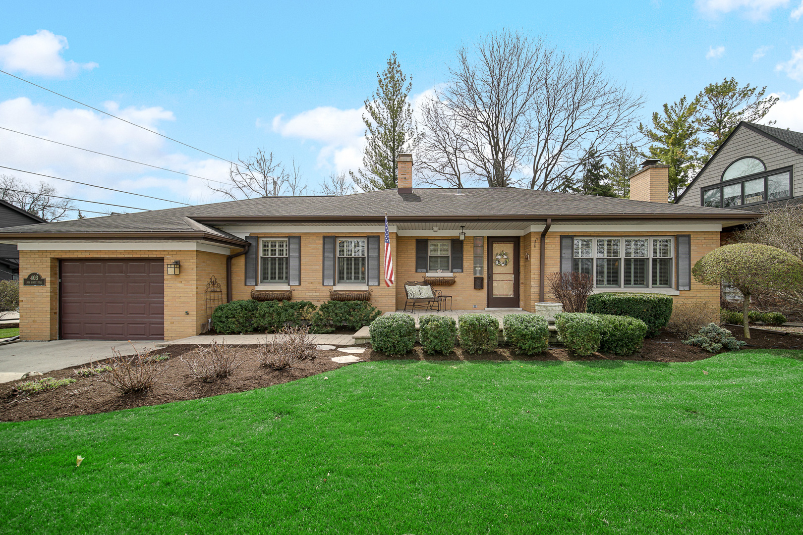 403 W Shabonee Trail, Mount Prospect, IL