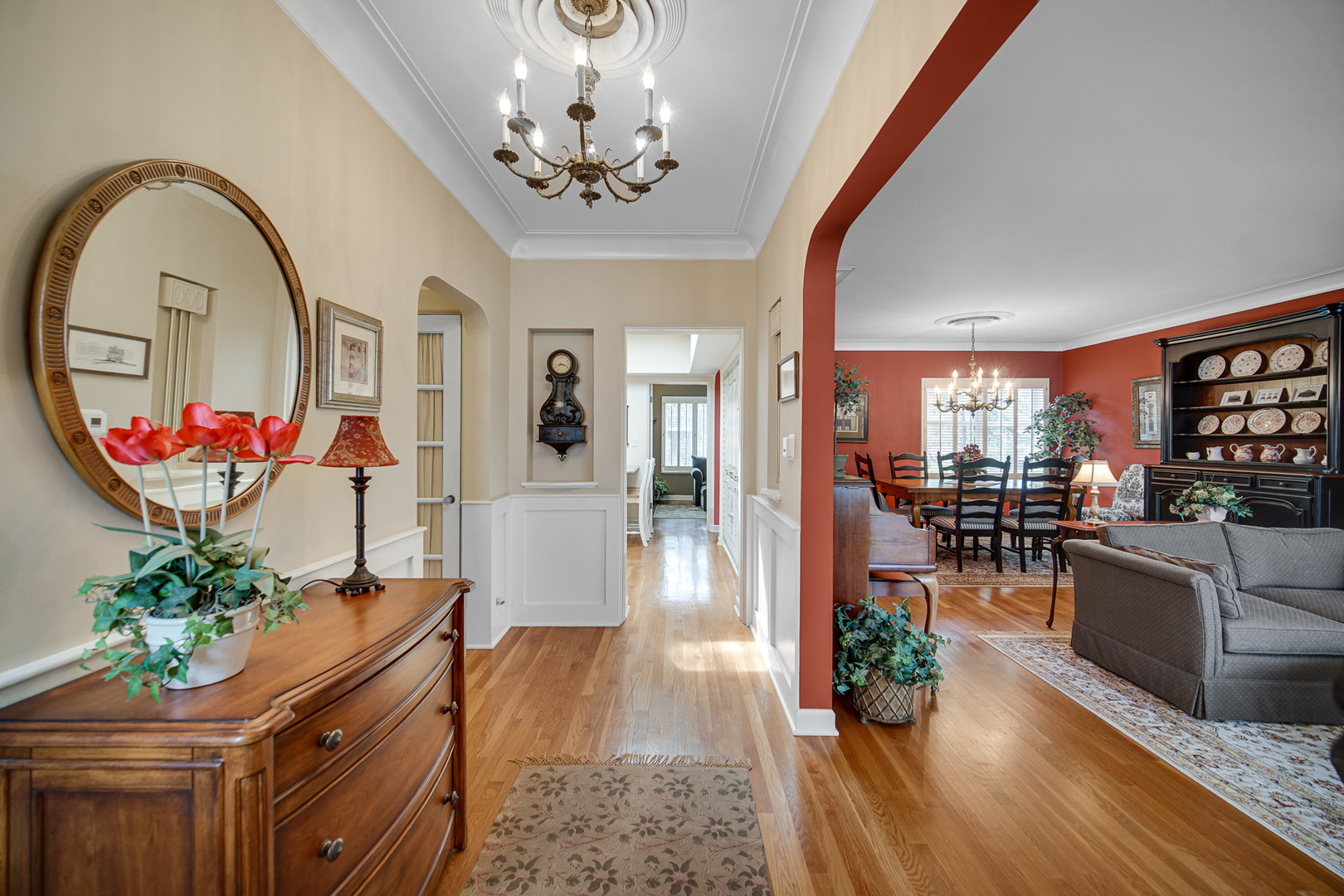 403 W Shabonee Trail, Mount Prospect, IL