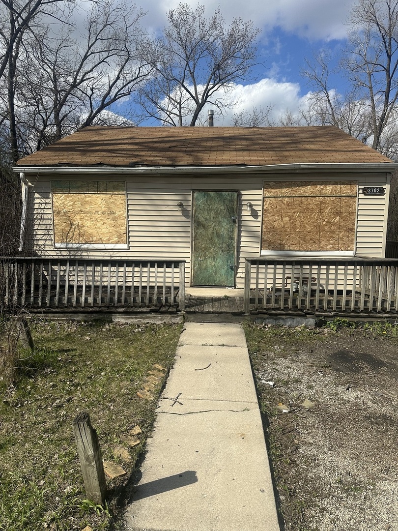 3702 Lincoln Lane, Robbins, IL