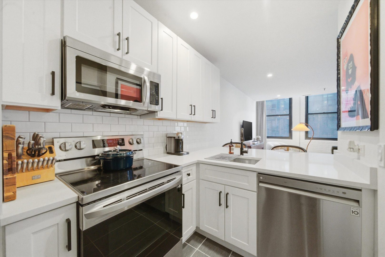 680 S Federal Street #807, Chicago, IL