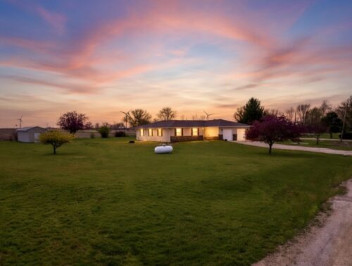 13015 E 2200 N Road, Hudson, IL