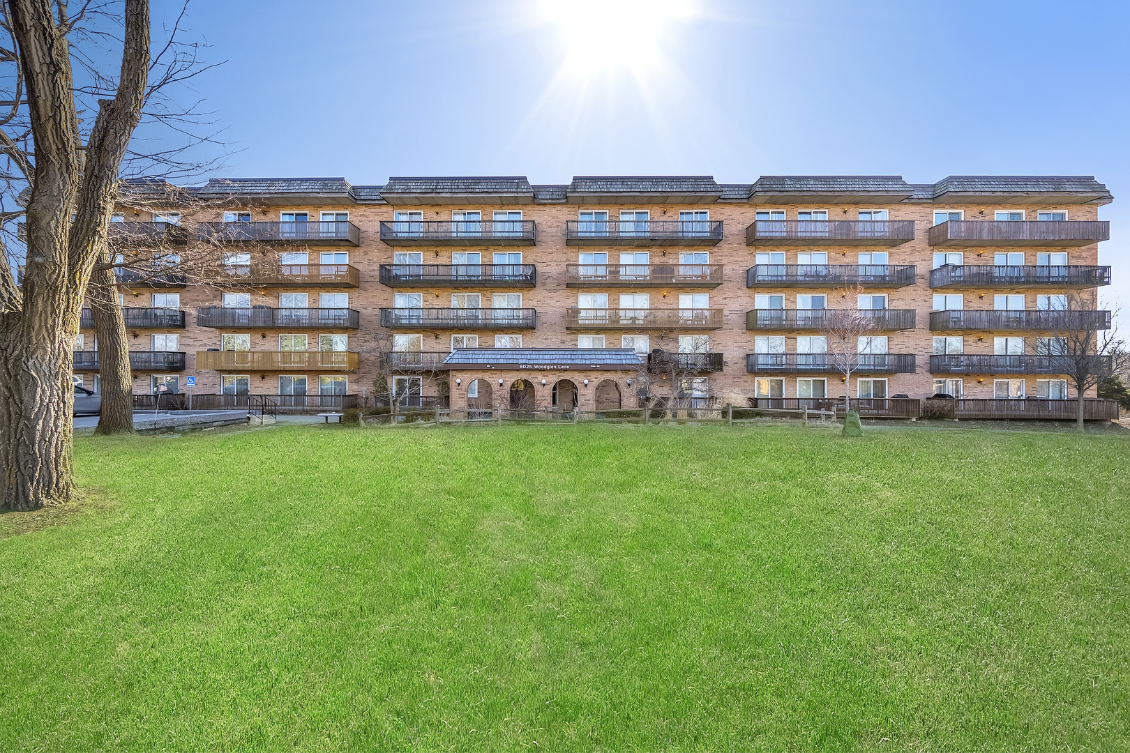8025 WOODGLEN Lane #207, Downers Grove, IL