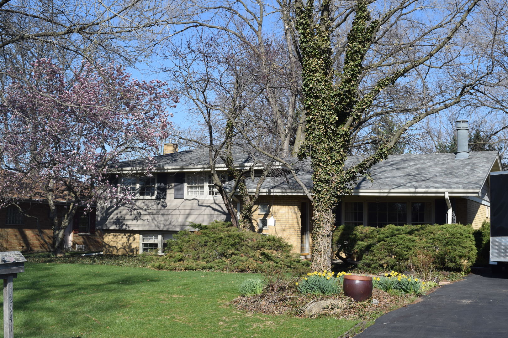 12941 S 71st Court, Palos Heights, IL