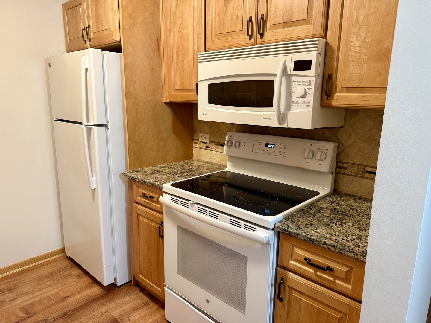 6156 Knoll Way Drive #36-103, Willowbrook, IL