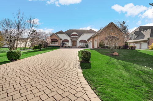 61 Overlook Drive, Golf, IL