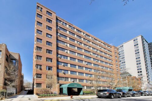 700 W Bittersweet Place #210, Chicago, IL