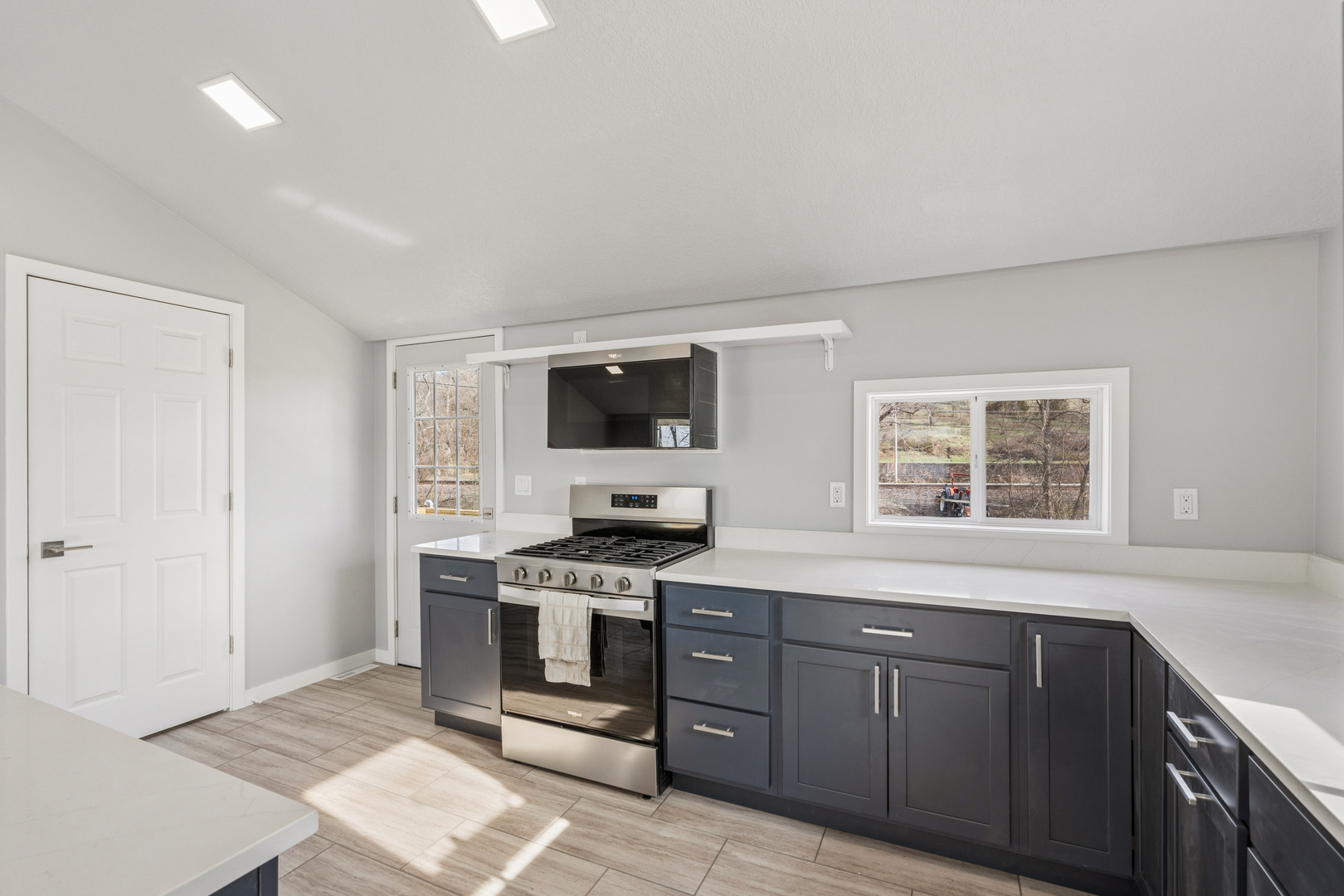 3664 Dismore Road, Muscatine, IA