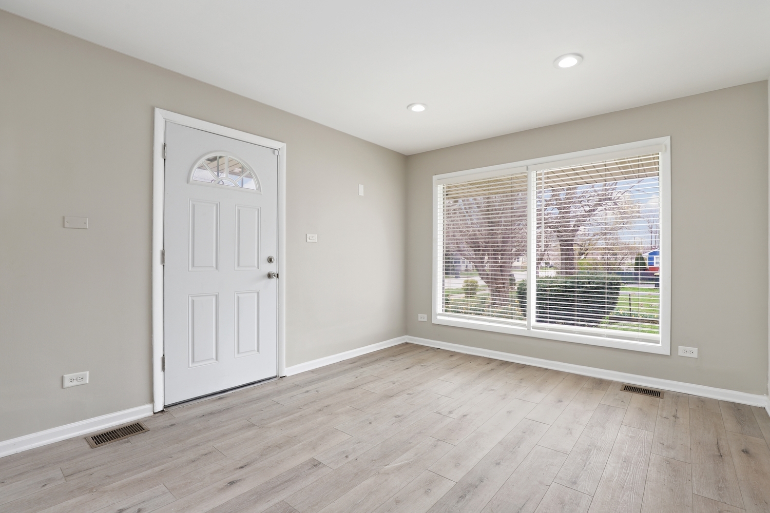 214 N Hunter Street, Thornton, IL