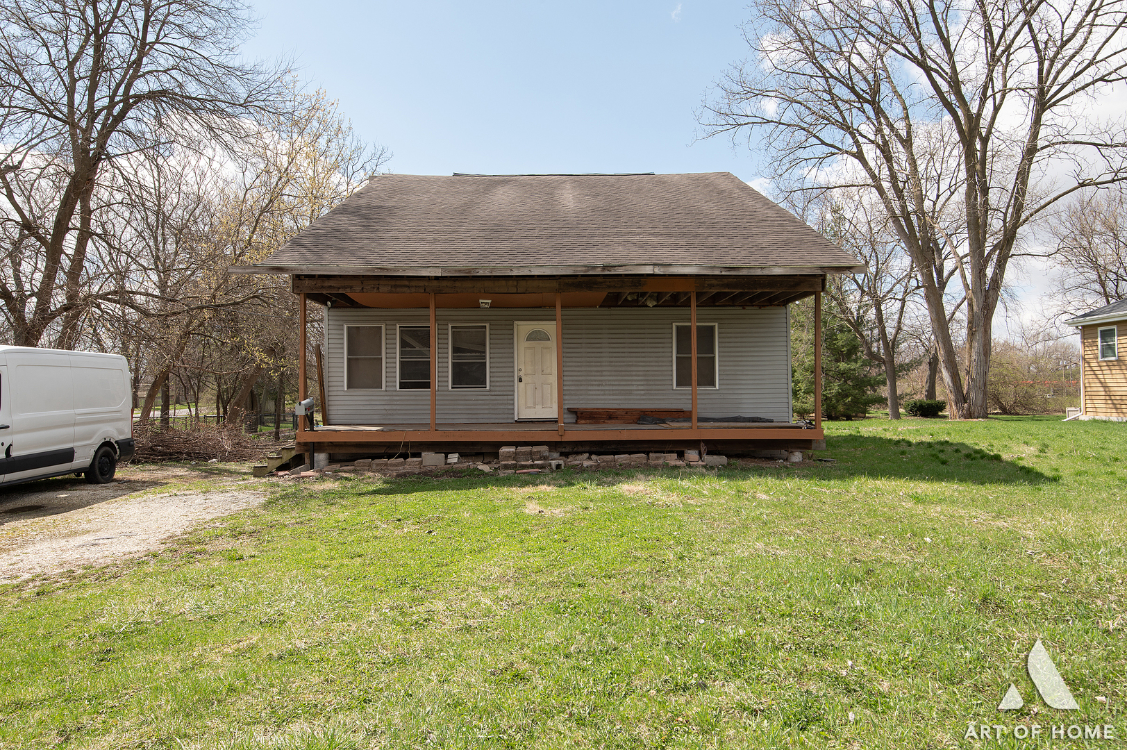 5608 Lenox Road, Lisle, IL