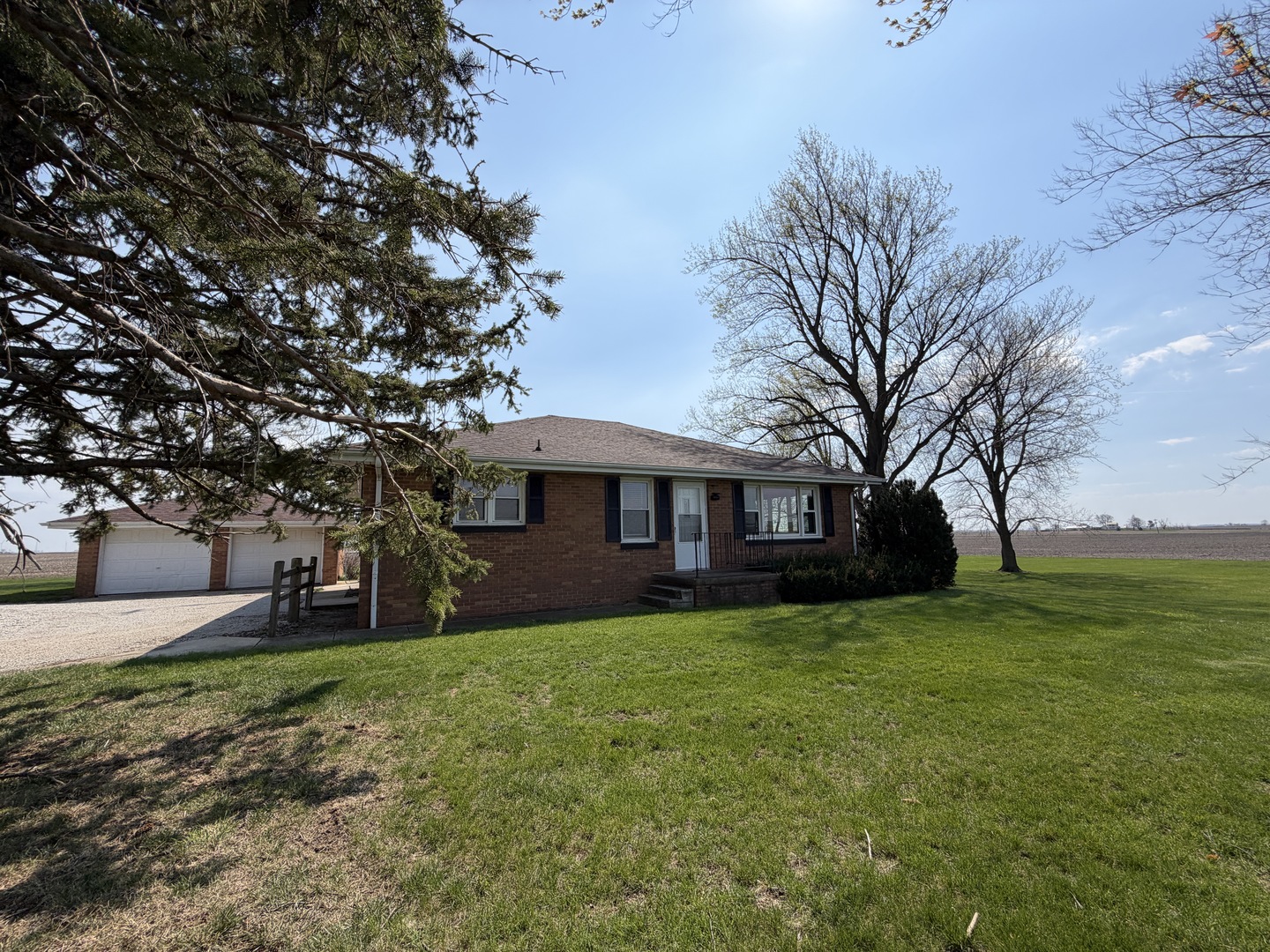 15266 Leroy Road, Farmer City, IL