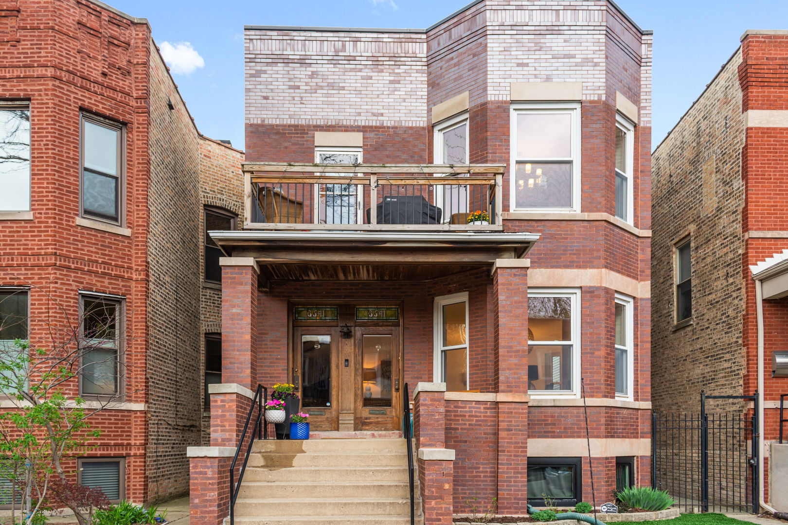 3541 N Oakley Avenue, Chicago, IL