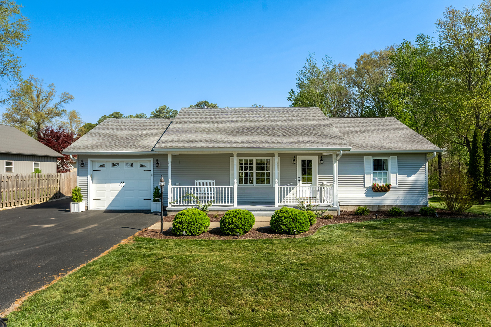 370 Woodlake Road, Eldorado, IL