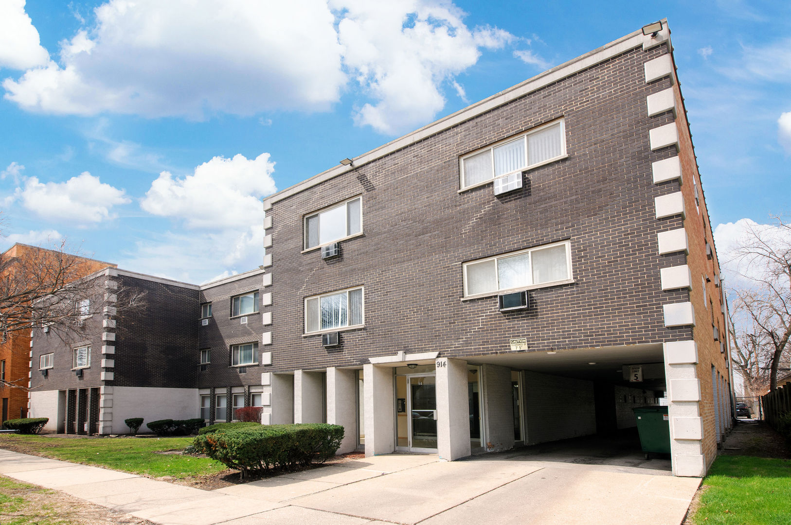 914 N Austin Boulevard #C-9, Oak Park, IL