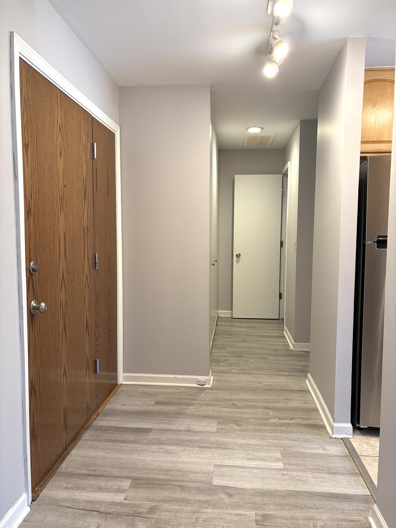 6010 Oakwood Drive #1H, Lisle, IL