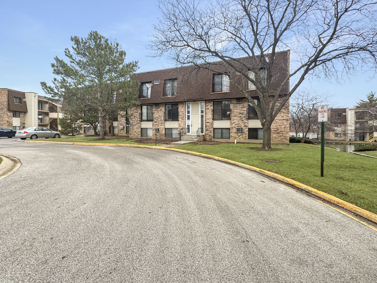 191 N Waters Edge Drive #101, Glendale Heights, IL
