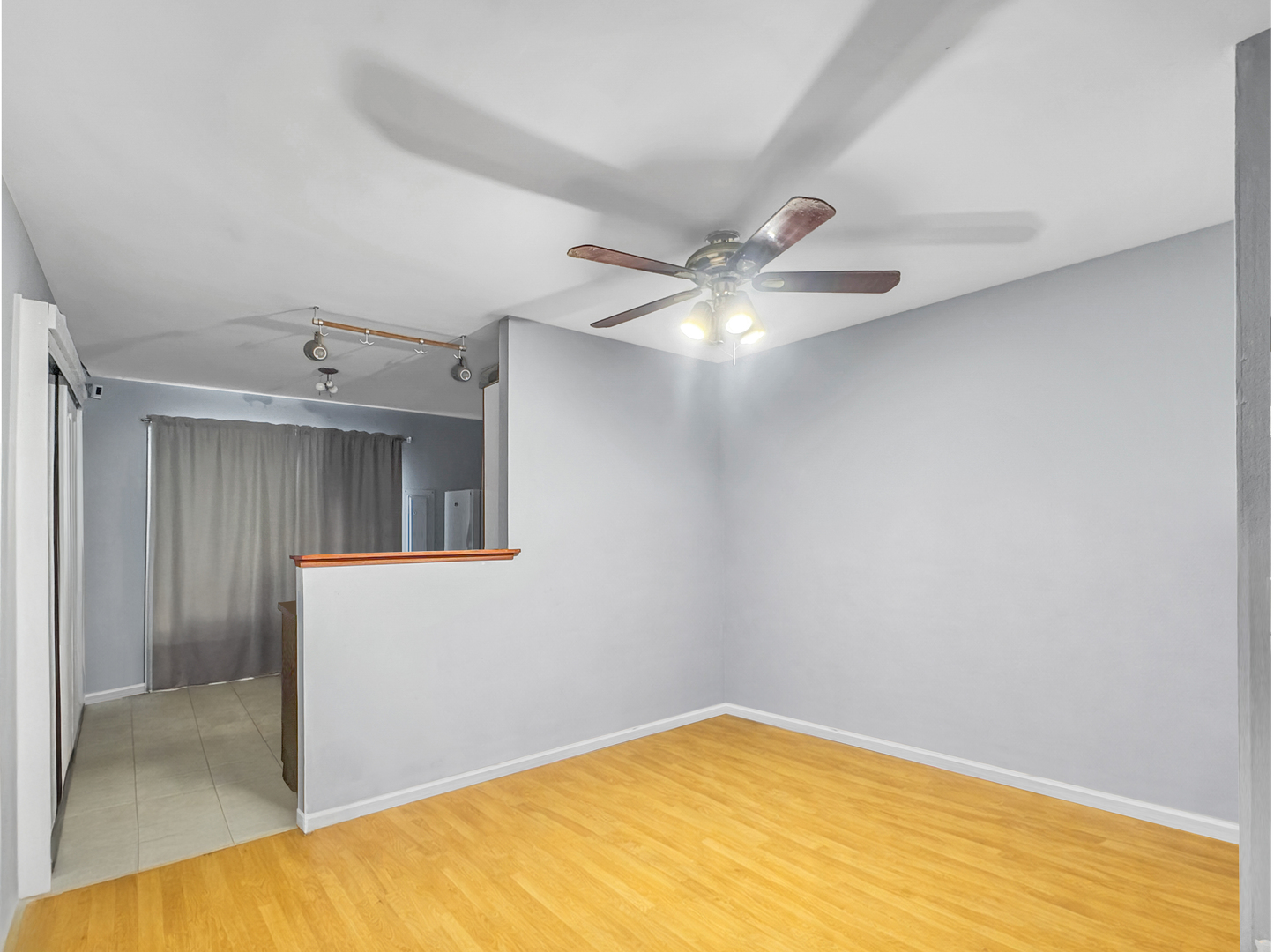 191 N Waters Edge Drive #101, Glendale Heights, IL