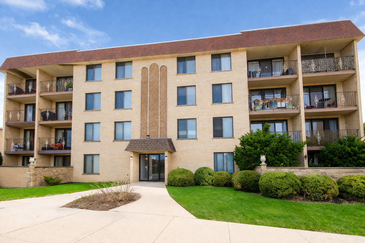 5447 W Lawrence Avenue #203, Chicago, IL