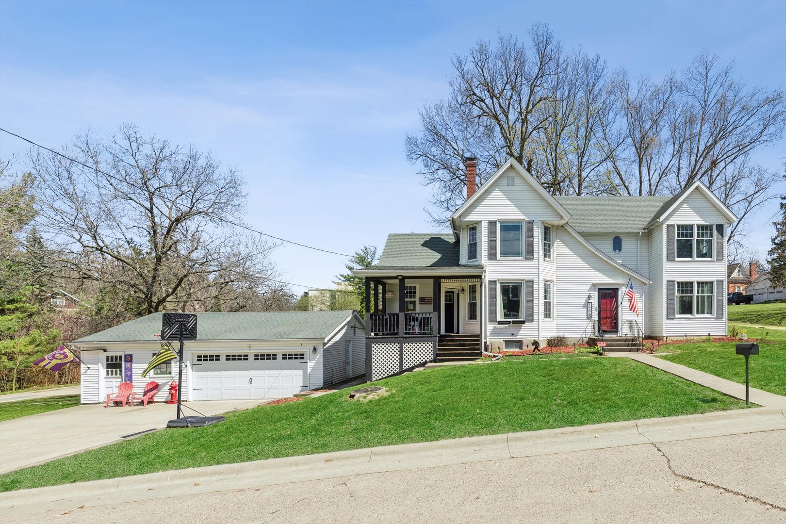 1228 Caroline Avenue, Clinton, IA