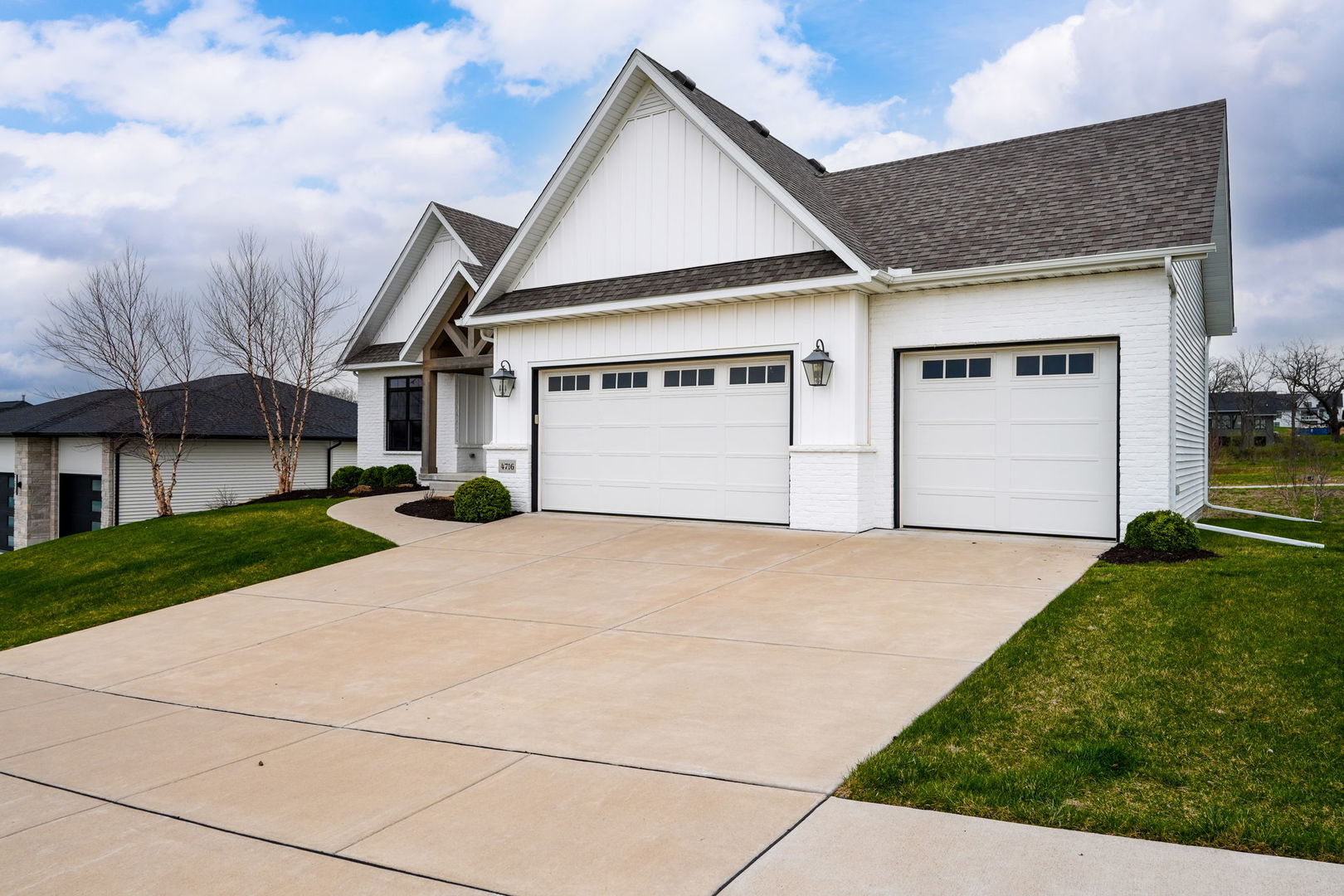 4716 Paddington Circle, Bettendorf, IA