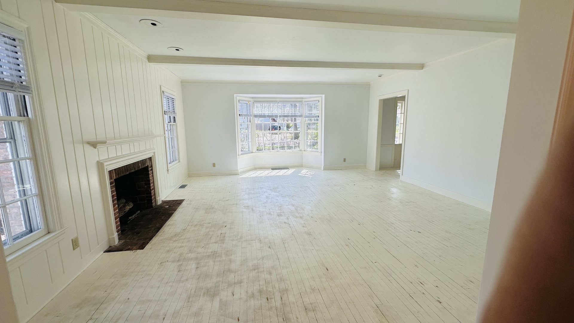 124 W Crystal Lake Avenue, Crystal Lake, IL