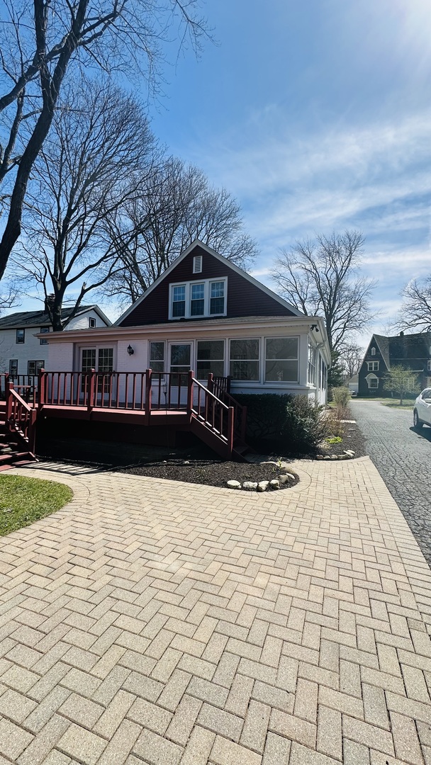 124 W Crystal Lake Avenue, Crystal Lake, IL